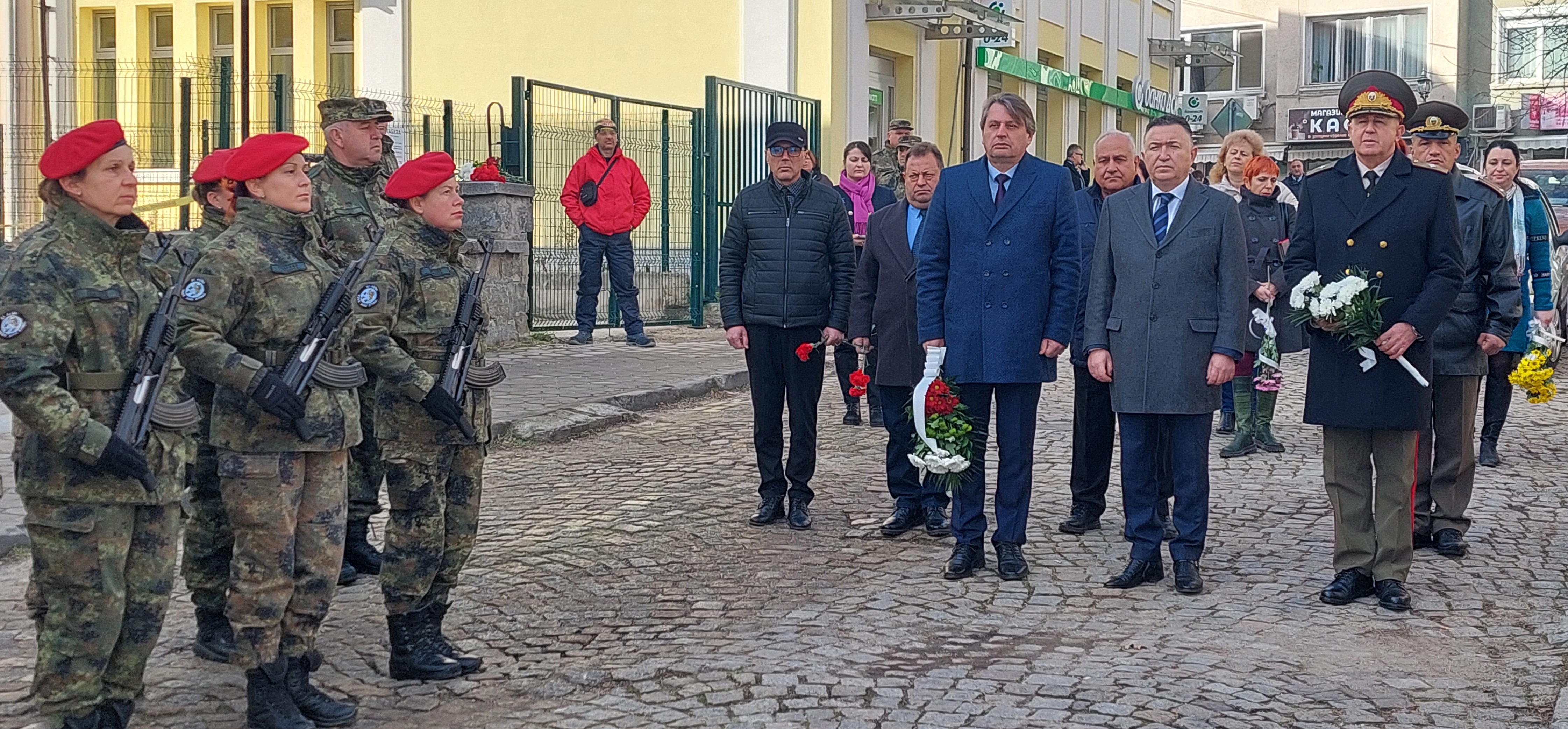 3 Официални гости.jpg