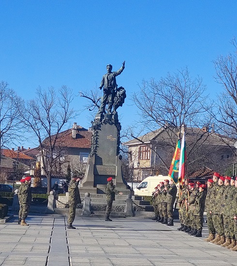 3 Адмирал Ефтимов.jpg