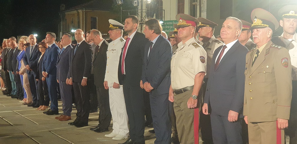 2 Официални гости.jpg