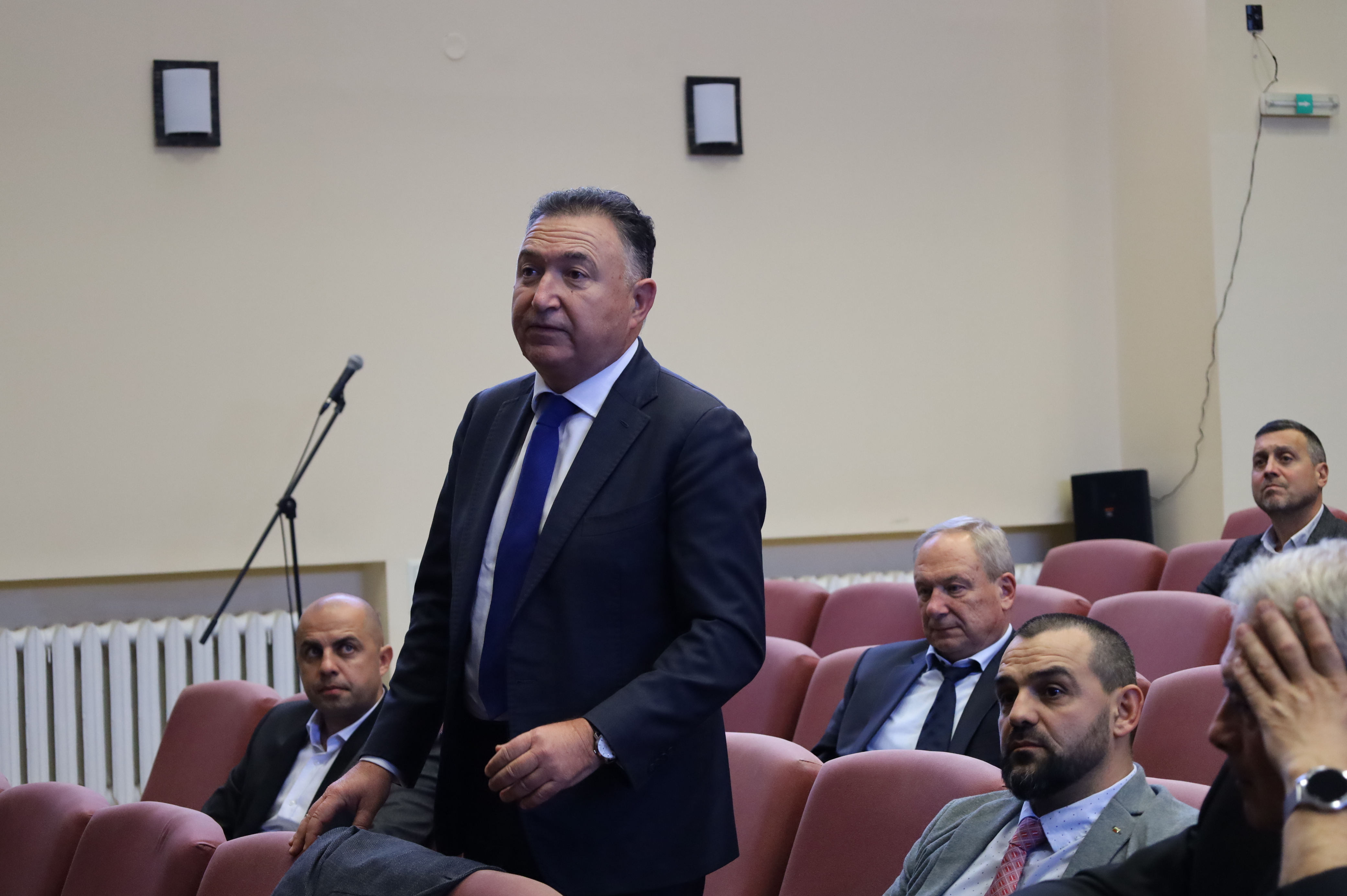 1 Д-р Емил Кабаиванов.JPG