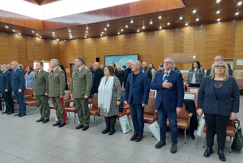 10 Тържествена сесия.jpg