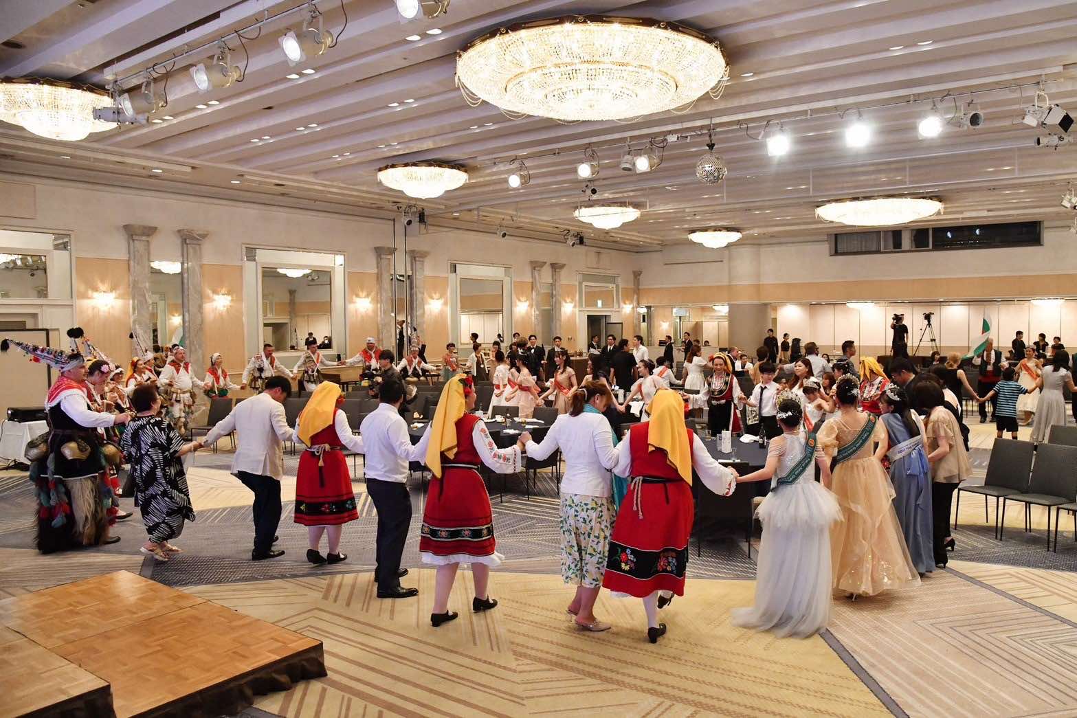 2 Право хоро.jpg