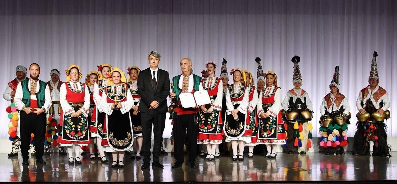 1 На сцената.jpg