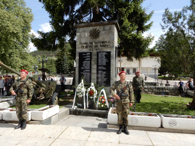 Калофер 8 май 3.jpg