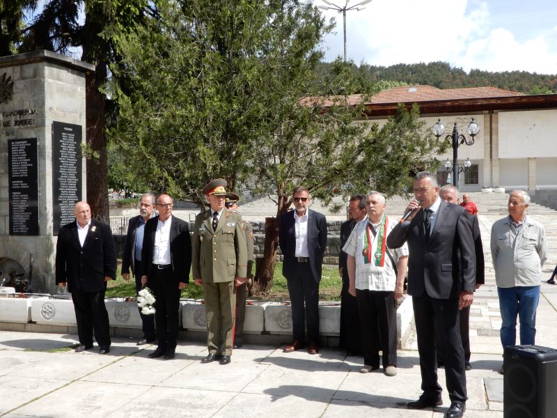 Калофер 8 май.jpg