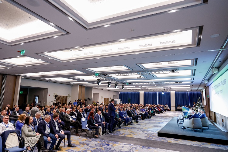 1 Участници.jpg