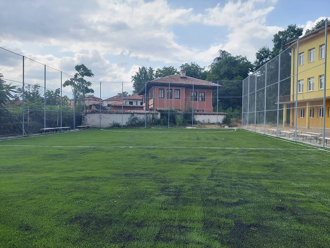 1 Спортна площадка.jpg