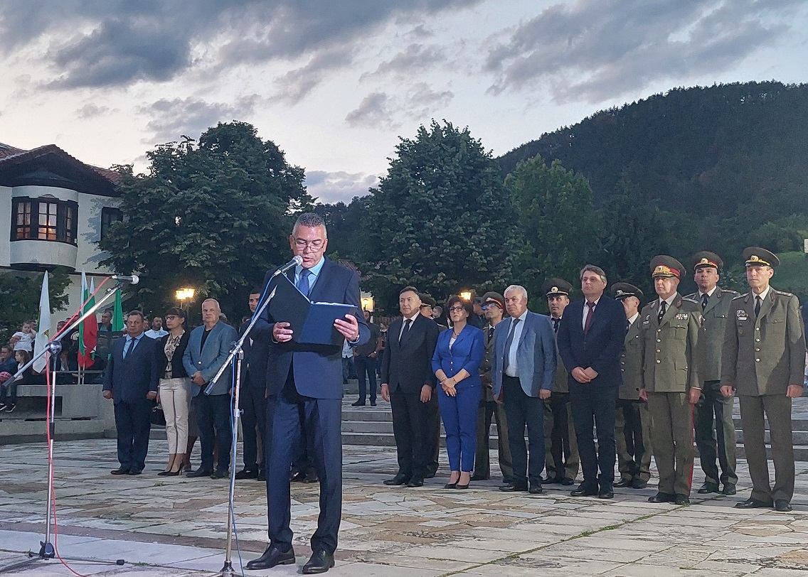 3 Слово Боев.jpg