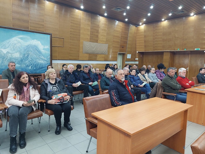 8 В залата.jpg