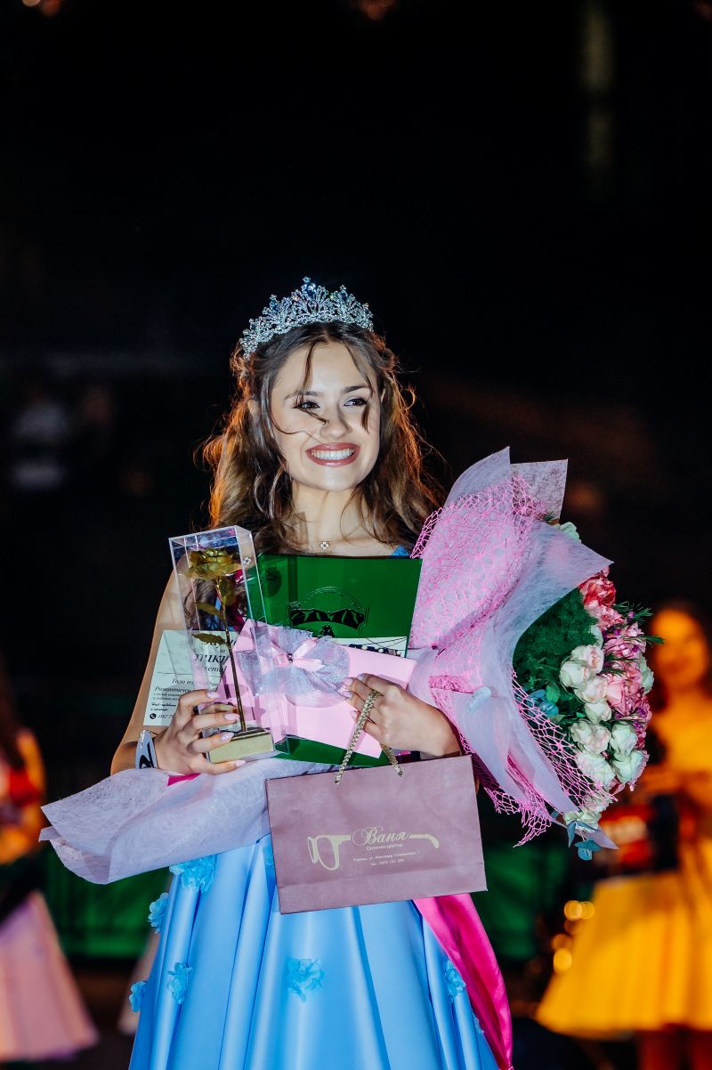 Царица на розата 2025.JPG