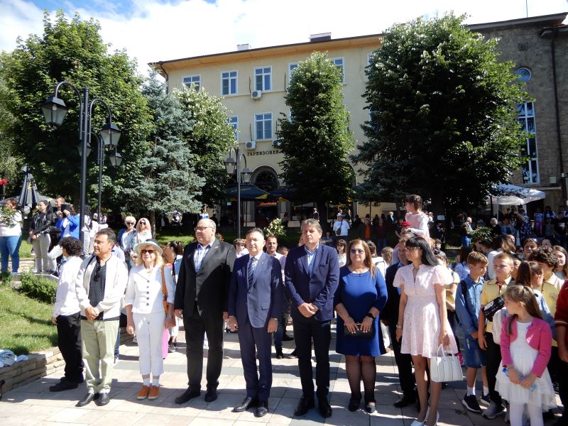 Д-р Емил Кабаиванов.jpg