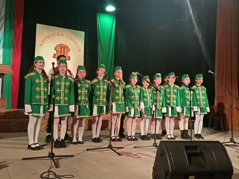 Топчето пукна 3.jpg